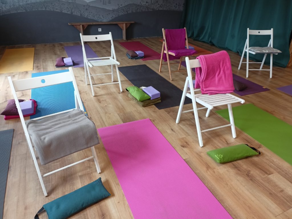  Salle Yoga sur chaise